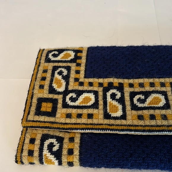 VINTAGE KNIT CROCHET FOLD OUT WALLET - Picture 2 of 16